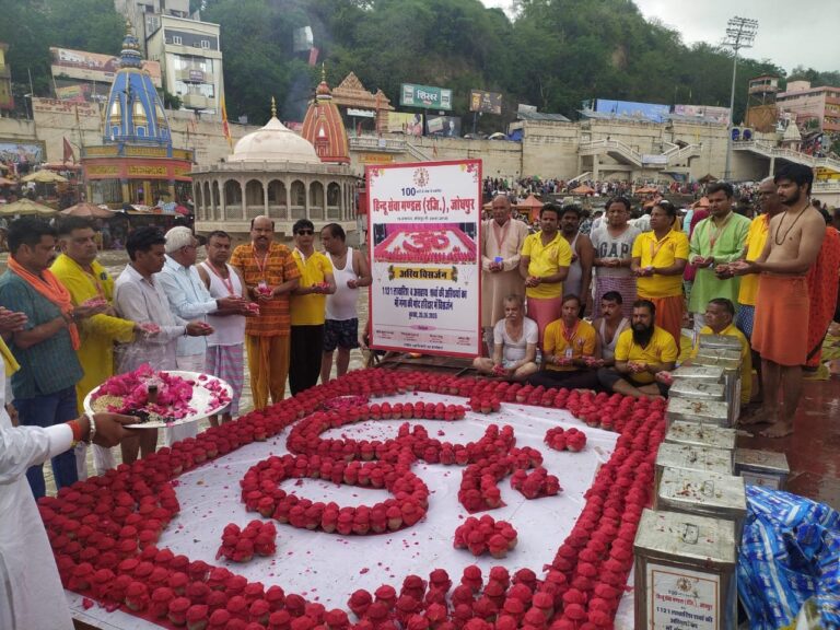 1121लावारिस-आत्माओं-गंगा-की-गोद-में-को-मिला-मोक्ष.jpg
