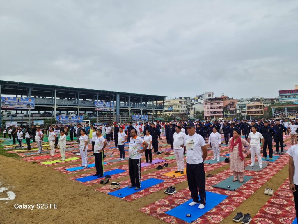 11वा-अंतर्राष्ट्रीय-योग-दिवस-जनपदभर-में-धूमधाम-से-मनाया-गया.jpg