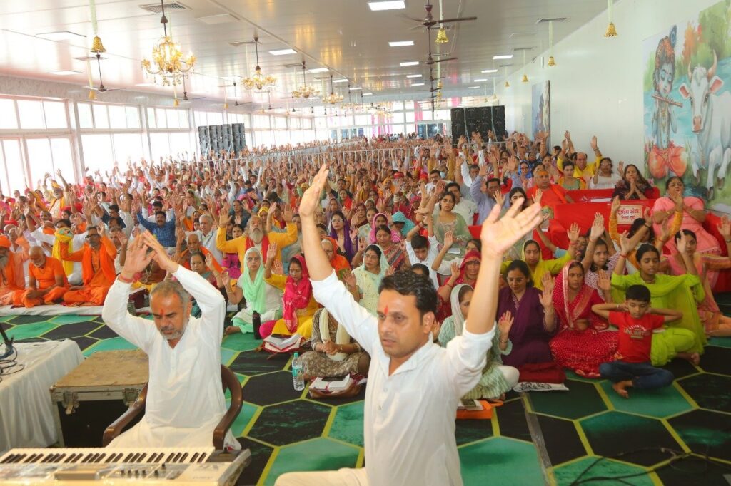 34-दिवसीय-श्रीराम-कथा-की-पूर्णाहुति-पर-भव्य-आयोजन.jpg
