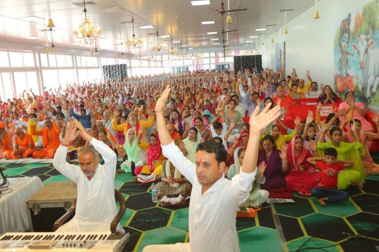 34-दिवसीय-श्रीराम-कथा-की-पूर्णाहुति-पर-भव्य-आयोजन.jpg
