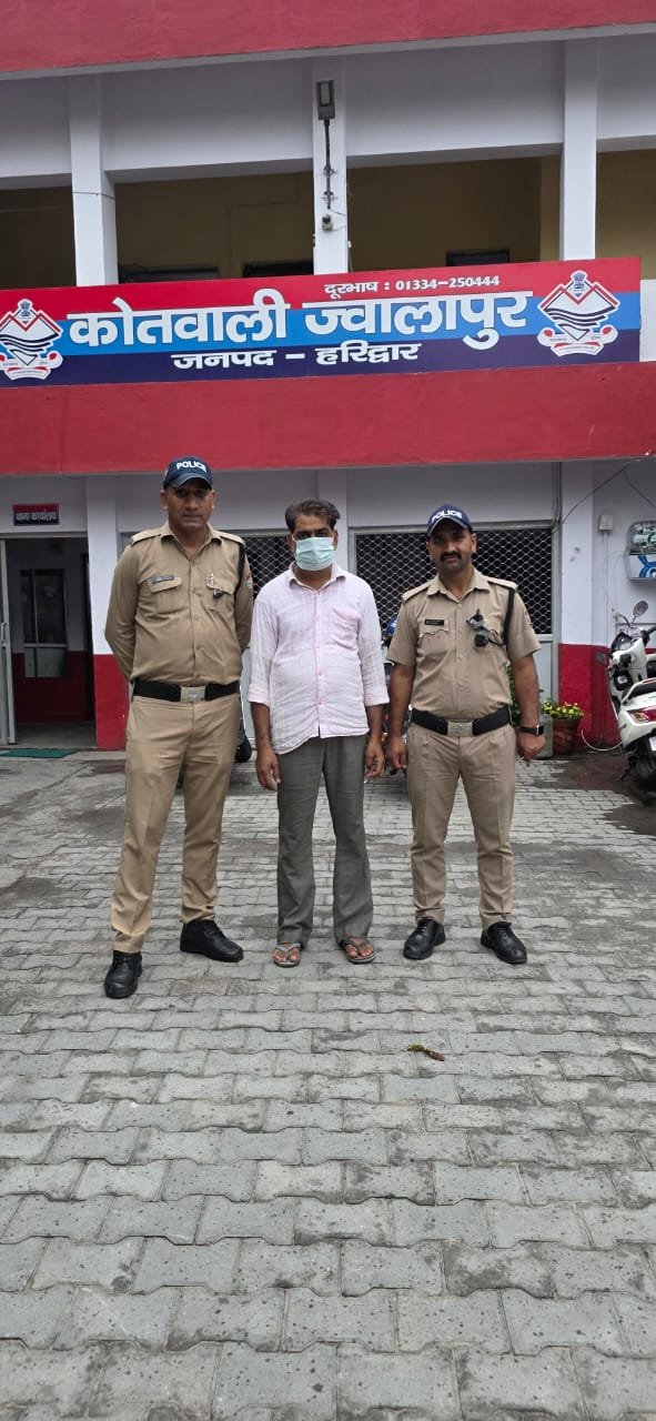SSP-हरिद्वार-के-आदेशानुसार-दौराने-चैकिंग-ज्वालापुर-पुलिस-द्वारा-01.jpg