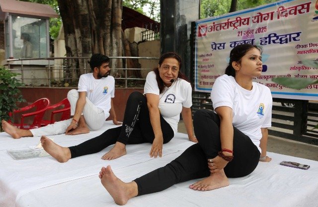 अंतरराष्ट्रीय-योग-दिवस-पर-प्रेस-क्लब-हरिद्वार-में-पत्रकारों-ने.jpeg