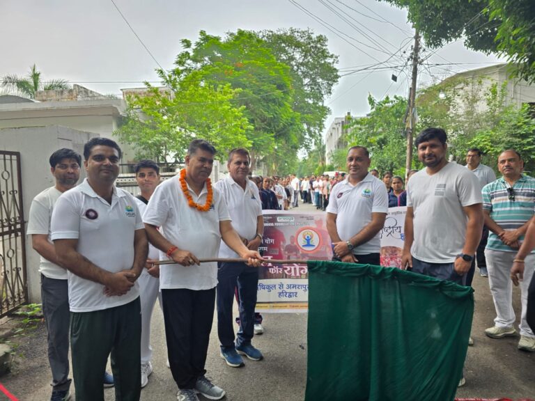 करें-योग-रहें-निरोग-के-संकल्प-के-साथ-हरिद्वार-में.jpg