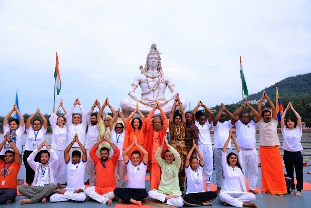 परमार्थ-निकेतन-गंगा-तट-बना-दिव्य-व-भव्य-11वें-अन्तर्राष्ट्रीय.jpeg