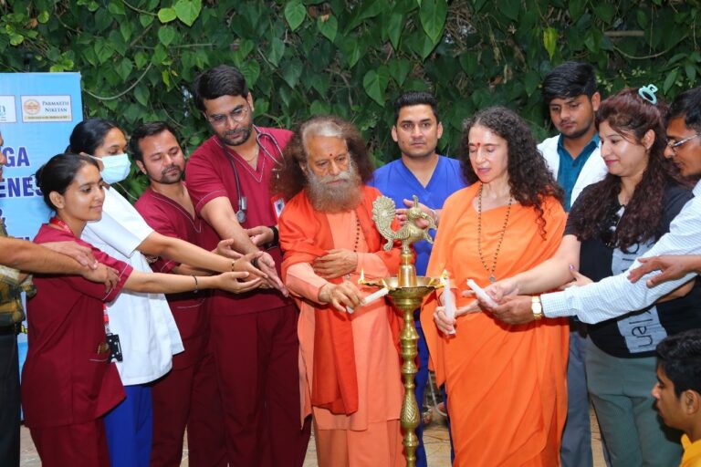परमार्थ-निकेतन-में-दो-दिवसीय-निःशुल्क-मल्टीस्पेस्लििस्ट-चिकित्सा-शिविर-का.jpg