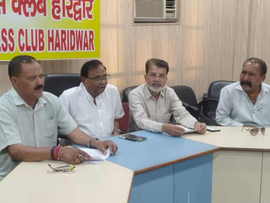 पर्यावरण-मित्रों-को-मृतक-आश्रित-नियुक्ति-का-लाभ-देने-पर.jpg