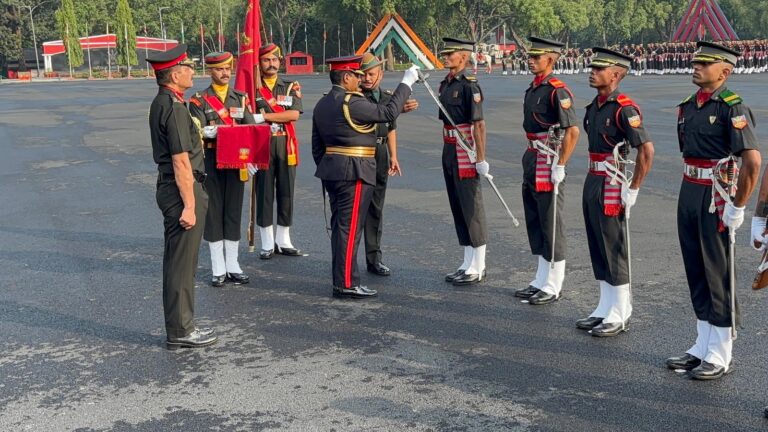 भारतीय-सैन्य-अकादमी-देहरादून-में-श्रीलंका-सेना-प्रमुख-लेफ्टिनेंट-जनरल.jpg