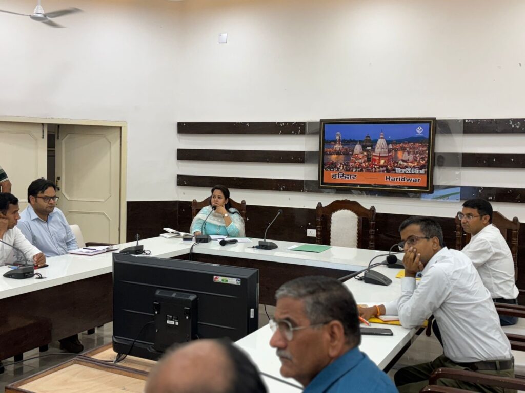 मुख्य-विकास-अधिकारी-की-अध्यक्षता-में-यूसीसी-पंजीकरणों-की-समीक्षा.jpg