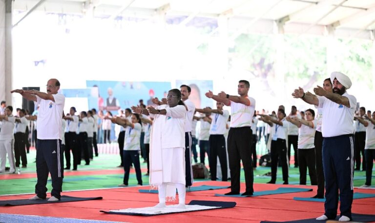राष्ट्रपति-द्रौपदी-मुर्मू-ने-देहरादून-में-किया-11-वें-अंतरराष्ट्रीय.jpg
