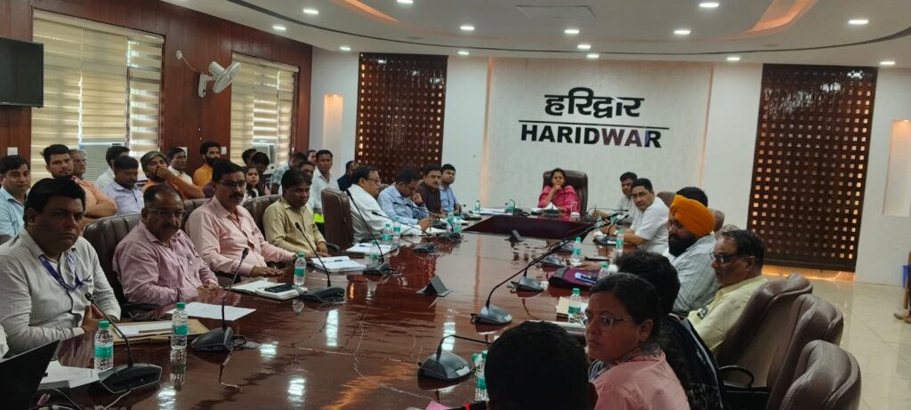 सीडीओ-की-अध्यक्षता-में-छह-विकासखंडों-के-30-ग्राम-पंचायत.jpg