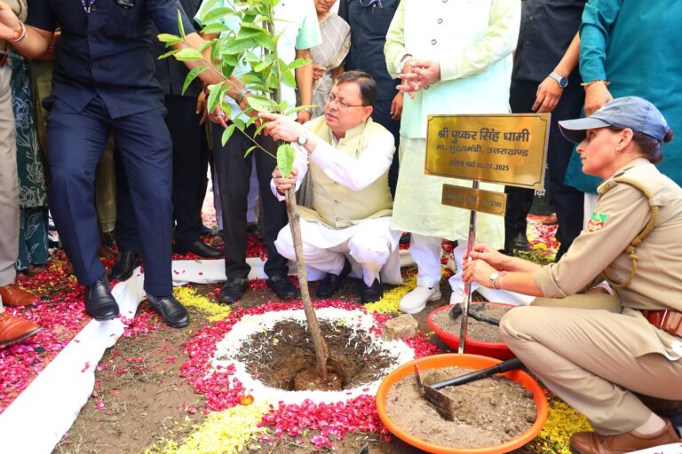 उत्तराखंड-में-हरेला-पर्व-बना-हरित-क्रांति-का-उत्सव-8.jpg