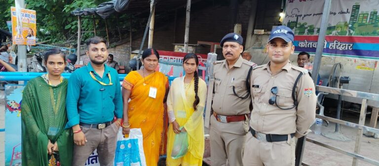 बिछड़ों-के-लिए-विश्वास-की-डोर-बनी-हरिद्वार-पुलिस.jpg