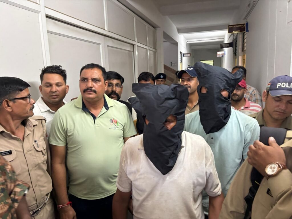 खुलासा-दिनदहाड़े-लूट-का-पुलिस-ने-किया-खुलासा-आरोपी.jpg