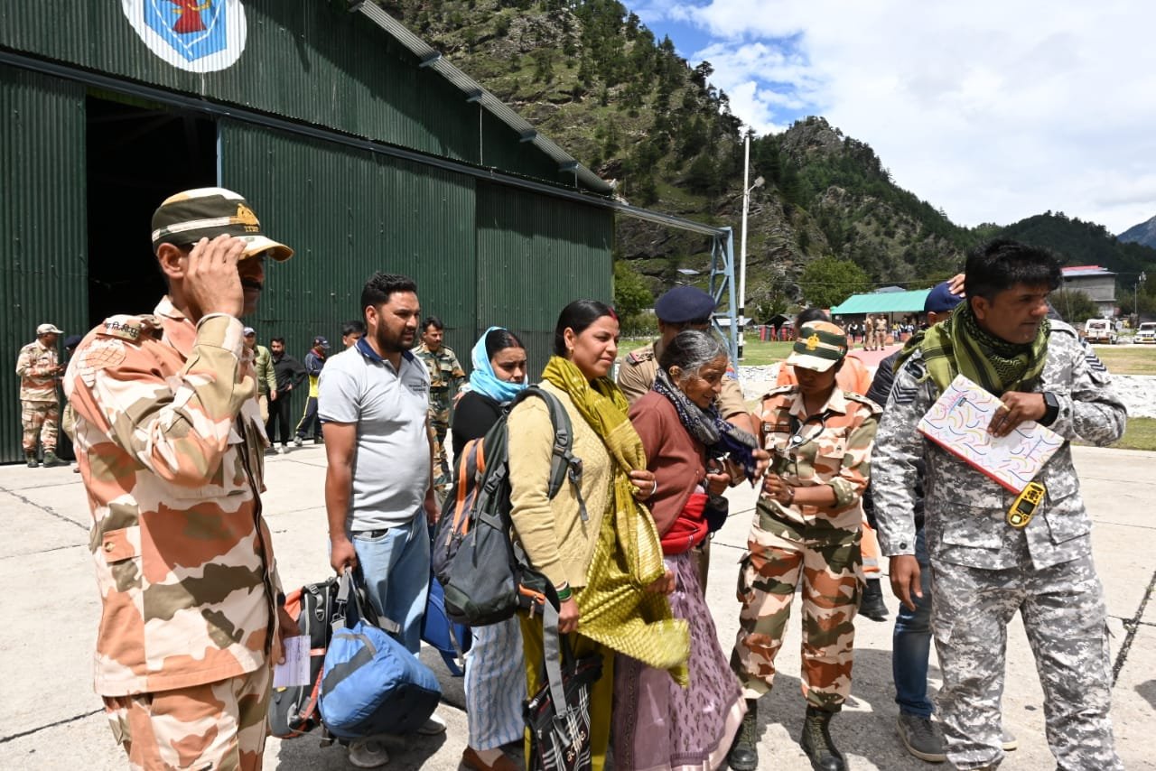 प्राकृतिक-आपदाराज्य-सरकार-द्वारा-संचालित-हेली-सेवाएं-अत्यंत-लाभदायक-और.jpg