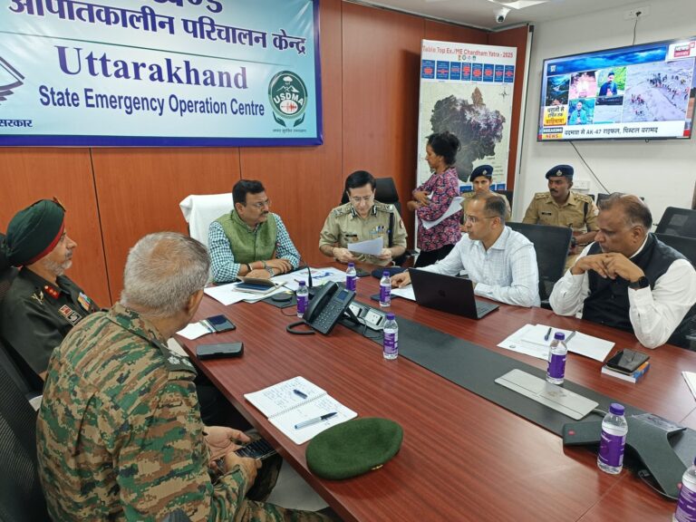 मुख्य-सचिव-ने-एसईओसी-से-की-रेस्क्यू-अभियान-की-समीक्षा.jpg