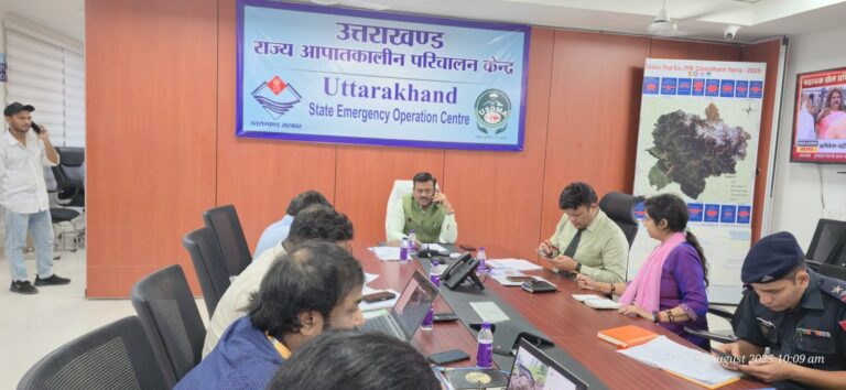 मुख्य-सचिव-ने-राज्य-आपदा-कंट्रोल-रूम-पहुंच-प्रदेश-में.jpg