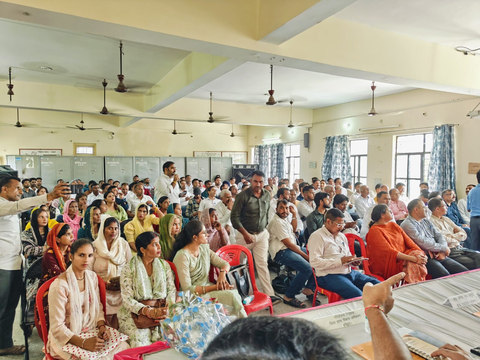क्षेत्र-पंचायत-लक्सर-की-बैठक-ब्लॉक-प्रमुख-हर्ष-कुमार-दौलत.jpg