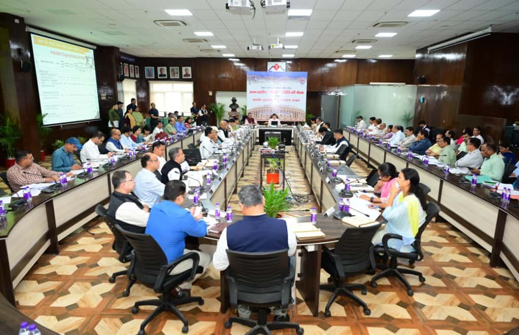 मुख्यमंत्री-धामी-की-अध्यक्षता-में-देहरादून-में-राज्य-स्तरीय-दिशा.jpeg