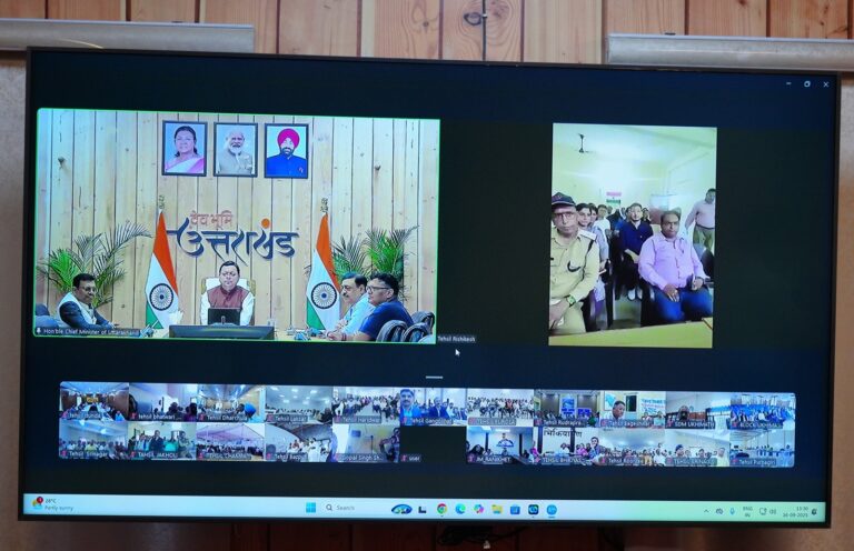 मुख्यमंत्री-धामी-ने-तहसील-स्तर-पर-जनता-से-किया-वर्चुअल.jpg
