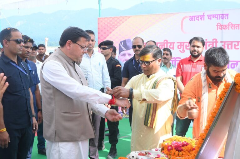 मुख्यमंत्री-ने-चंपावत-में-भैया-दूज-च्यूड़ा-पूजन-समारोह-में.jpg
