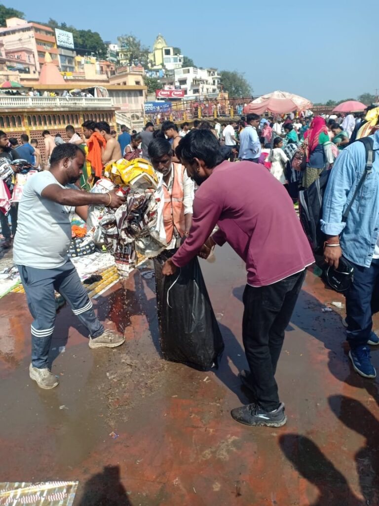 कार्तिक-पूर्णिमा-स्नान-पर-हरिद्वार-नगर-निगम-की-विशेष-सफाई.jpg