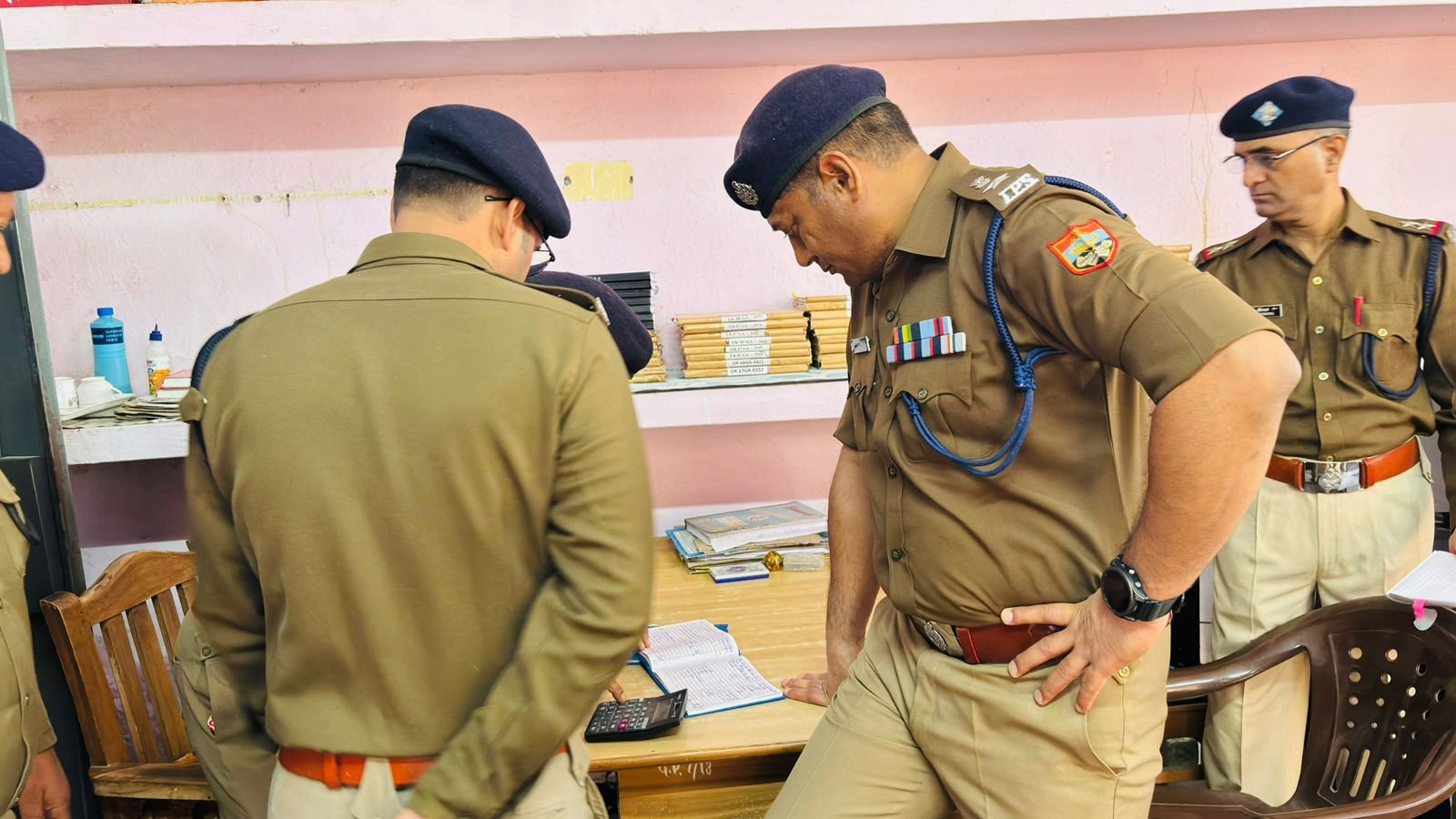 पुलिस-लाइन-में-साप्ताहिक-परेड-का-आयोजन.jpg