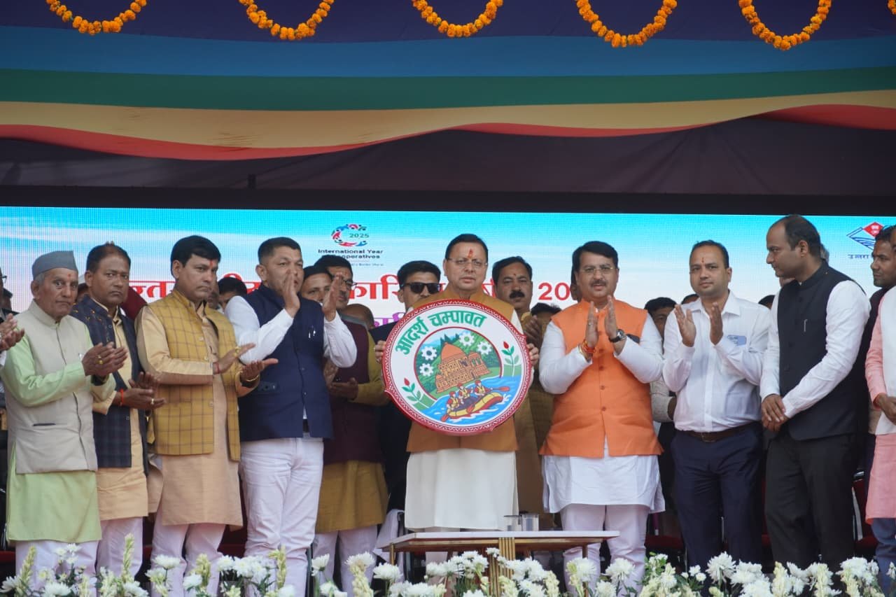 मुख्यमंत्री-श्री-पुष्कर-सिंह-धामी-ने-किया-‘आदर्श-चम्पावत-लोगो.jpg