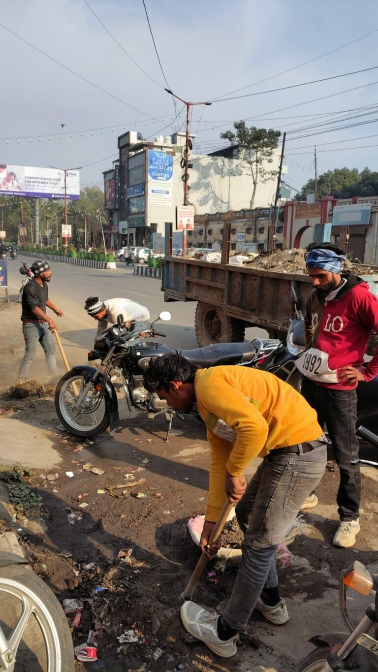 1766757636_695_जनपद-हरिद्वार-को-स्वच्छ-सुंदर-जनपद-बनाने-के-लिए-सफाई.jpg