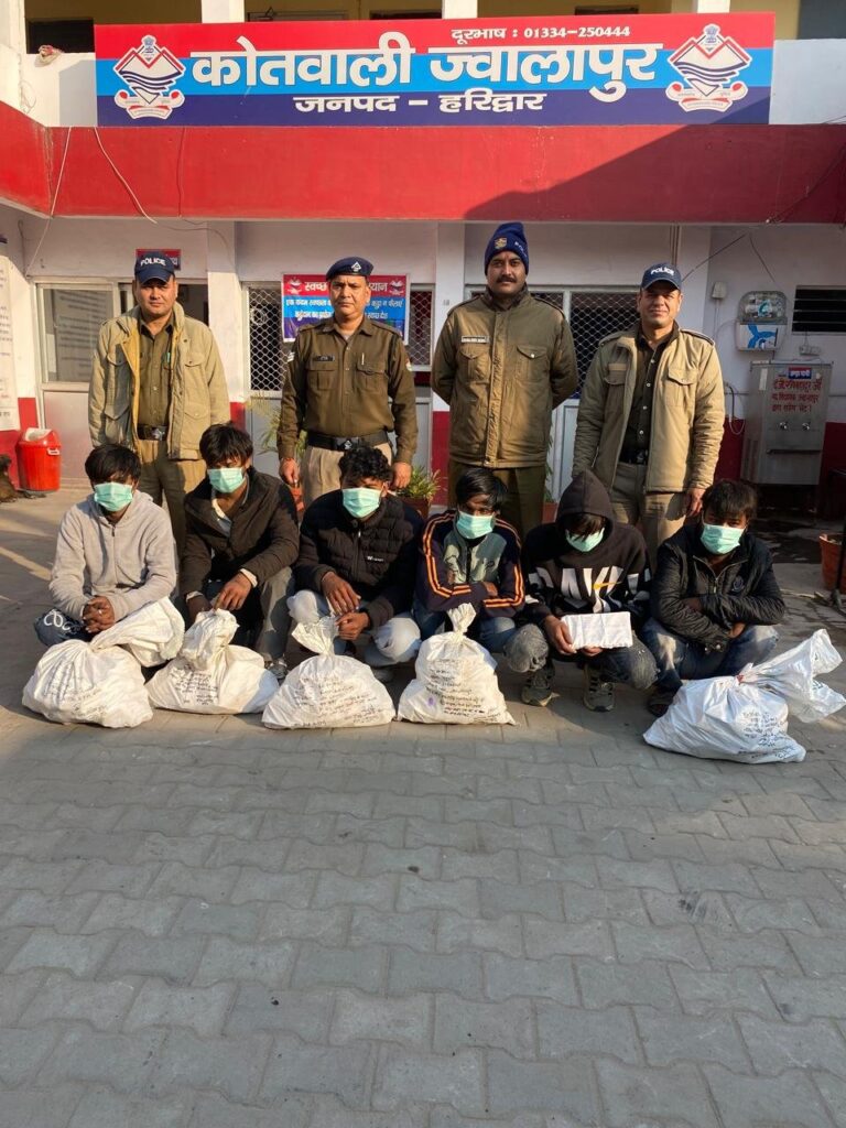 अवैध-शराब-तस्करी-और-बिक्री-के-खिलाफ-हरिद्वार-पुलिस-की.jpeg