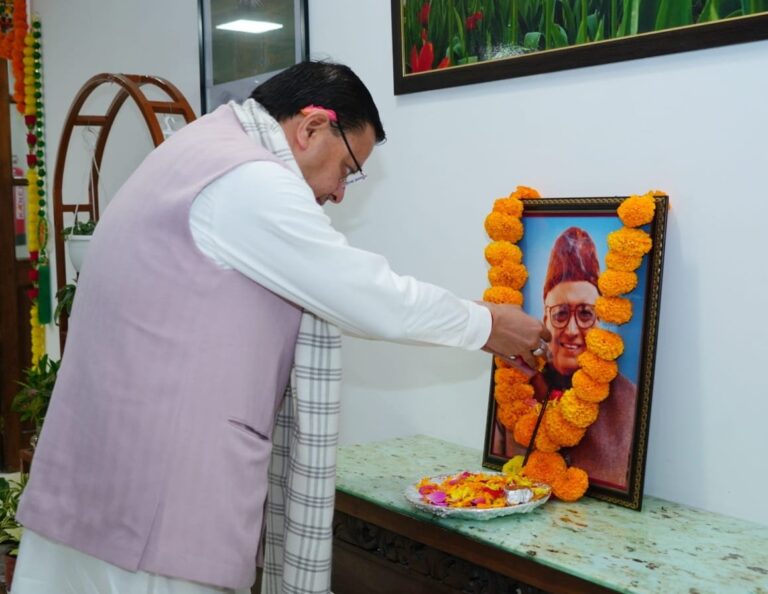 मुख्यमंत्री-धामी-ने-उत्तराखंड-के-प्रथम-मुख्यमंत्री-श्री-नित्यानंद-स्वामी.jpeg
