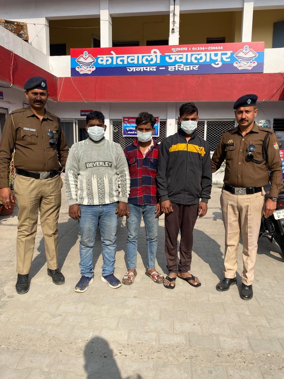 शान्ति-भंग-में-पुलिस-की-कार्यवाही-03-आरोपित-दबोचे.jpg