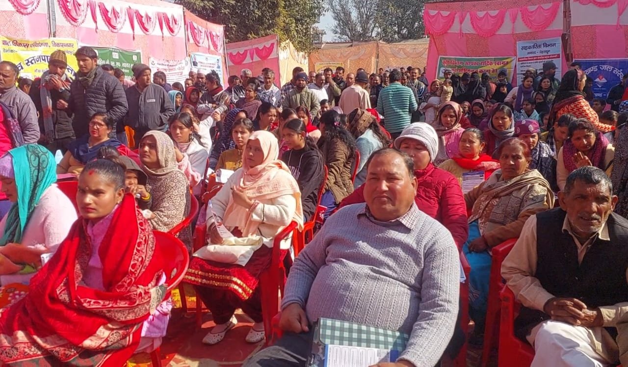 ग्रामीणों-के-द्वार-पर-सरकारः-विकास-नगर-में-1775-लाभार्थियों.jpg