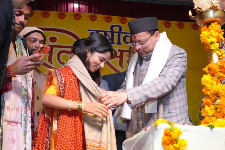 मुख्यमंत्री-पुष्कर-सिंह-धामी-भरत-मंदिर-ऋषिकेश-में-आयोजित-वसंतोत्सव.jpg