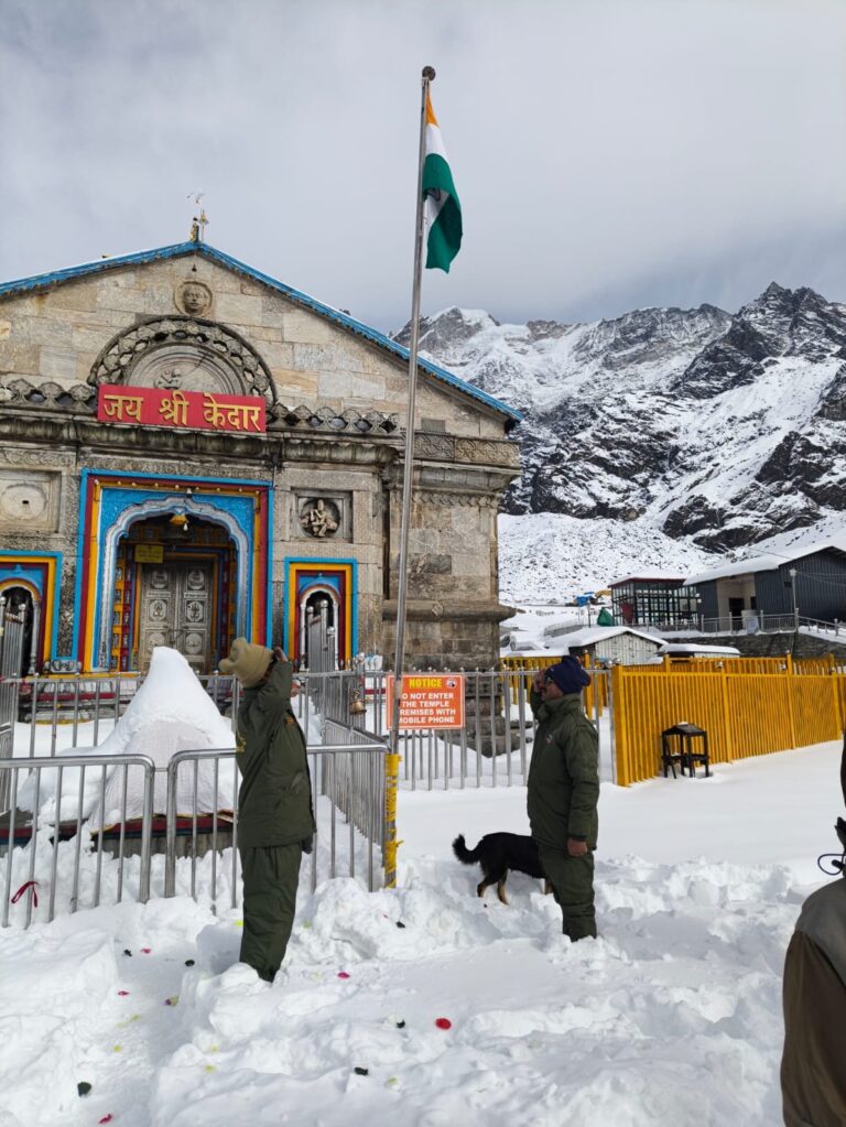 शीतकाल-अवधि-में-केदारनाथ-धाम-में-तैनात-पुलिस-व-आईटीबीपी.jpg
