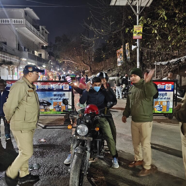 SSP-हरिद्वार-नवनीत-सिंह-के-निर्देश-पर-ज़िलेभर-में-सघन.jpg