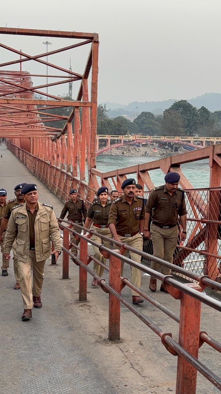 एसएसपी-हरिद्वार-द्वारा-लिया-गया-हर-की-पैडी-क्षेत्र-का.jpeg