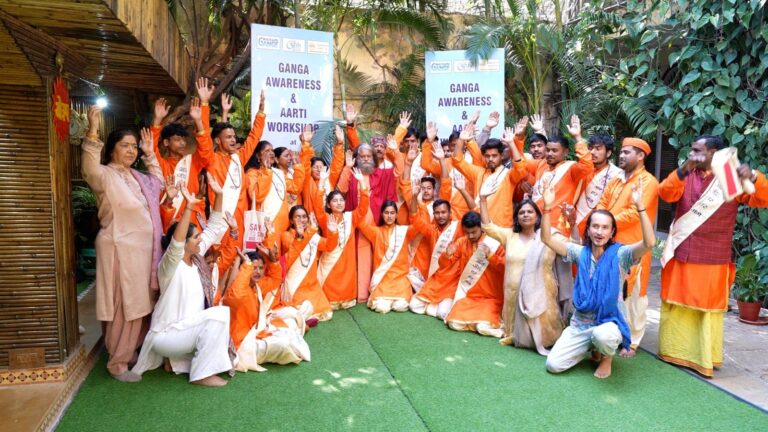 परमार्थ-निकेतन-में-माँ-गंगा-जी-के-प्रति-जागरूकता-और.jpg