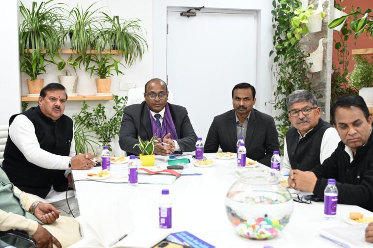 मुख्य-निर्वाचन-अधिकारी-ने-की-राजनैतिक-दलों-के-साथ-बैठक.jpg