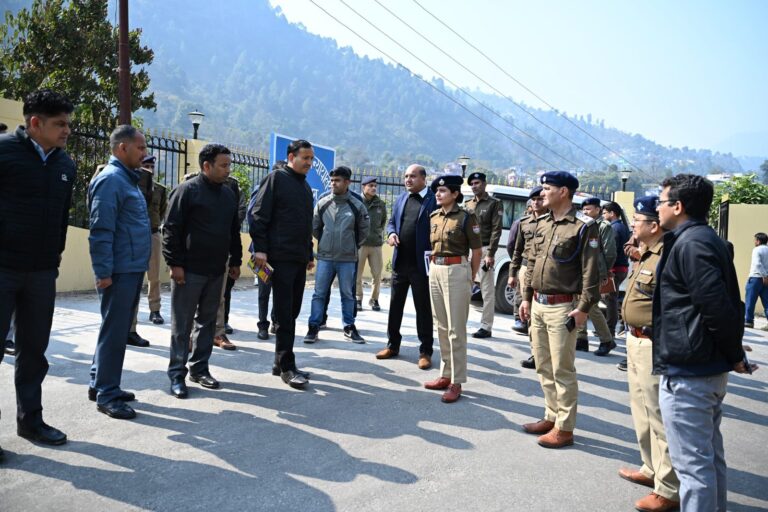 रुद्रप्रयाग-पुलिस-ने-शुरू-किया-सघन-चेकिंग-अभियान-व-किये.jpg
