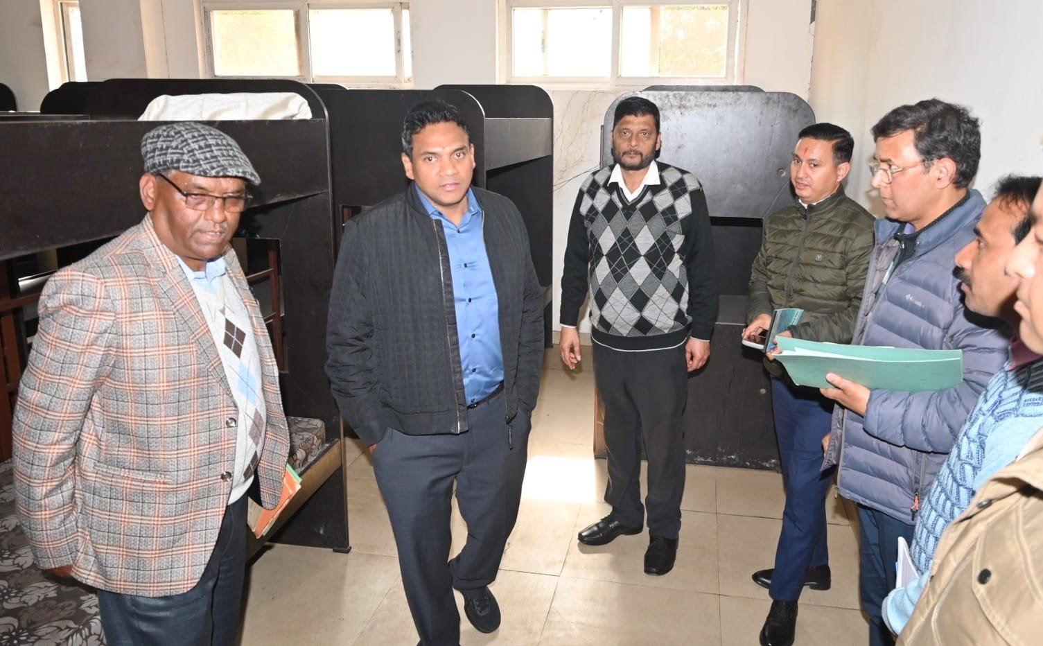 सचिव-आवास-पहुंचे-हरिद्वार-किया-अतिथि-गृह-का-निरीक्षण-लिया.jpeg