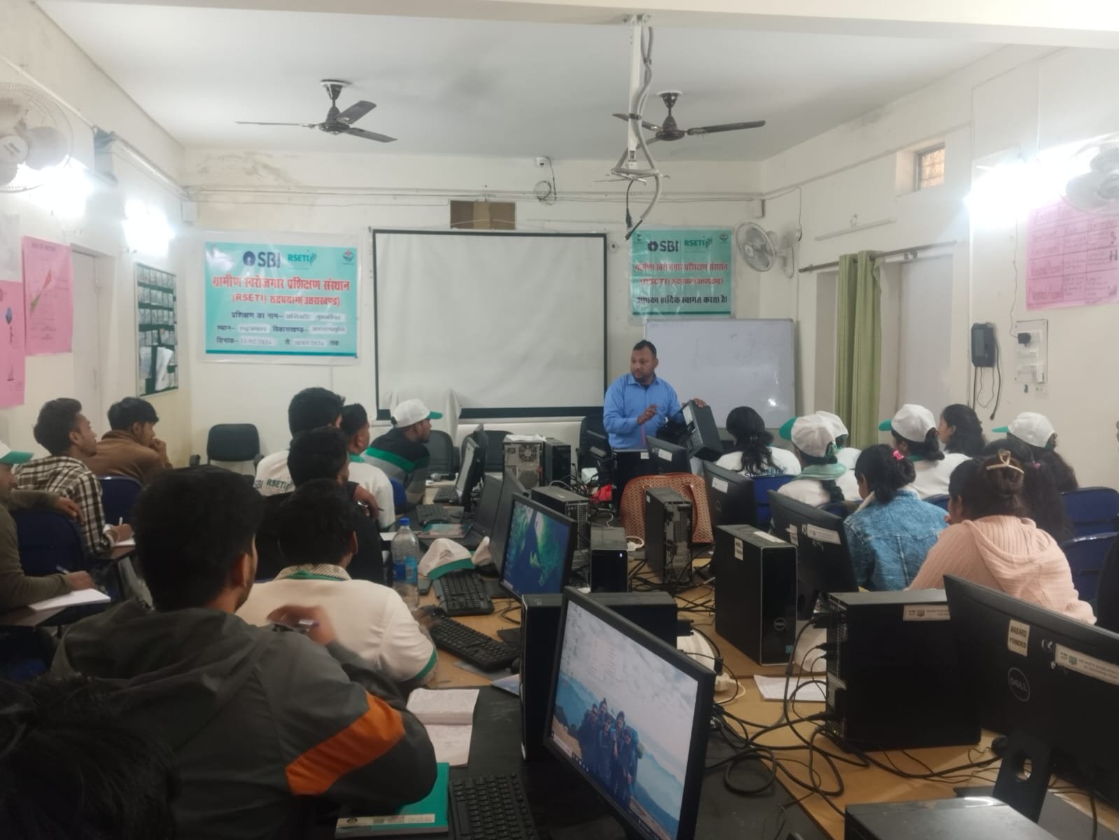एसबीआई-आरसेटी-द्वारा-निःशुल्क-सहायक-बुक-कीपर-प्रशिक्षण-कार्यक्रम-का.jpg