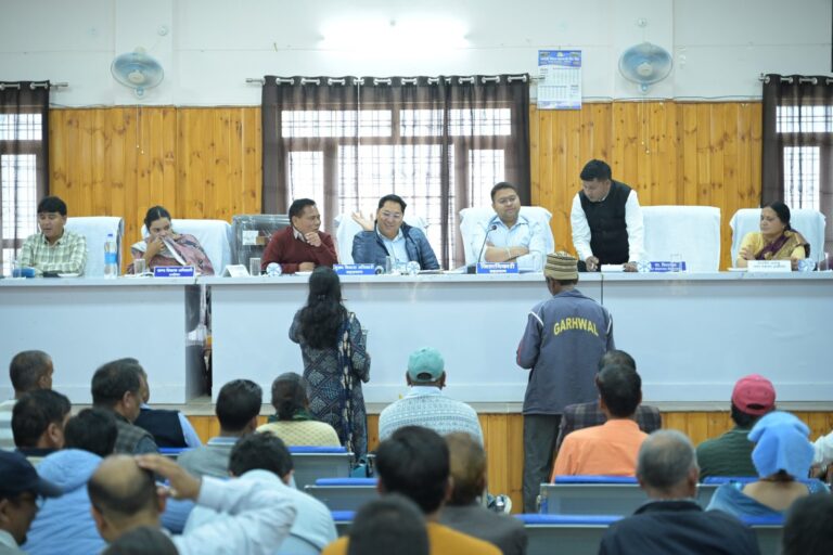 जन-समस्याओं-के-त्वरित-निराकरण-हेतु-ऊखीमठ-में-तहसील-दिवस.jpg
