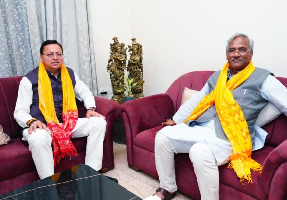मुख्यमंत्री-ने-पूर्व-मुख्यमंत्री-श्री-त्रिवेंद्र-सिंह-रावत-से-देहरादून.jpg